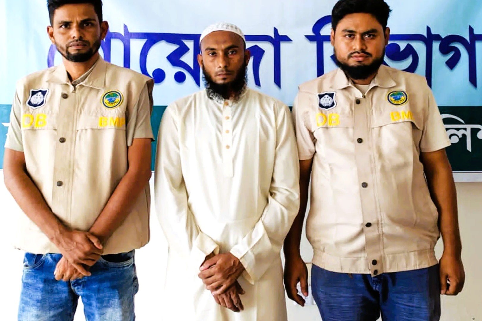 বরিশালে ১ হাজার ৪০০ পিস ইয়াবাসহ মাদক বিক্রেতা গ্রেপ্তার