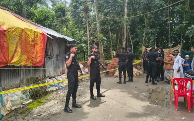 বাকেরগঞ্জে বিস্ফোরণে শিশুসহ আহত ৩