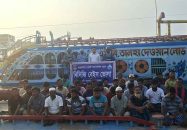 ভোলায় অবৈধ বালু উত্তোলন, ৬ ড্রেজার ও বাল্কহেডসহ আটক ৪০