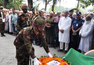 বাকেরগঞ্জে মুক্তিযোদ্ধা কমান্ডার কেরামত আলী হাওলাদারের রাষ্ট্রীয় মর্যাদায় দাফন সম্পন্ন