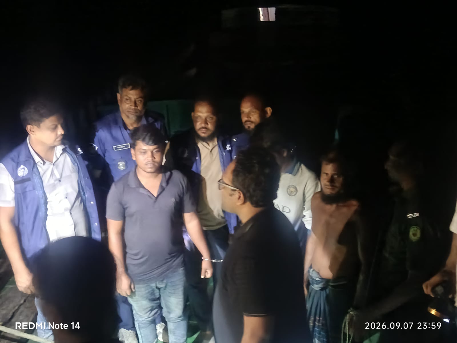 বাকেরগঞ্জে অবৈধ বালু উত্তোলনের দায়ে ৩ জনকে কারাদণ্ড