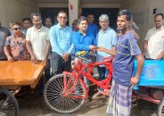 উজিরপুরে ভিক্ষুক পুনর্বাসনে হতদরিদ্রদের মাঝে অটোভ্যান বিতরণ