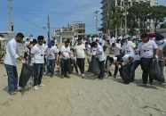 সাগরকন্যা কুয়াকাটা সৈকতে ছাত্রদলের পরিষ্কার-পরিচ্ছন্নতা অভিযান