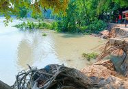 খায়রাবাদ নদী ভাঙনে শতাধিক পরিবারের বসতভিটা নদীগর্ভে