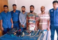 চরফ্যাশনে ডাকাতির প্রস্তুতির সময় দেশীয় অস্ত্রসহ গ্রেপ্তার ৩