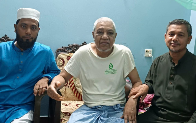 অসুস্থ সাবেক চেয়ারম্যান বাচ্চু মোল্লাকে দেখতে গেলেন শাহিন ও মশিউর শিকদার!
