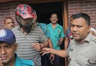 বরিশালে মাদকের আসর থেকে পুলিশ ও নারীসহ চারজন আটক