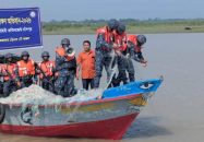চাঁদপুরে নৌবাহিনীর অভিযানে ৭ কোটি টাকার অবৈধ জাল জব্দ