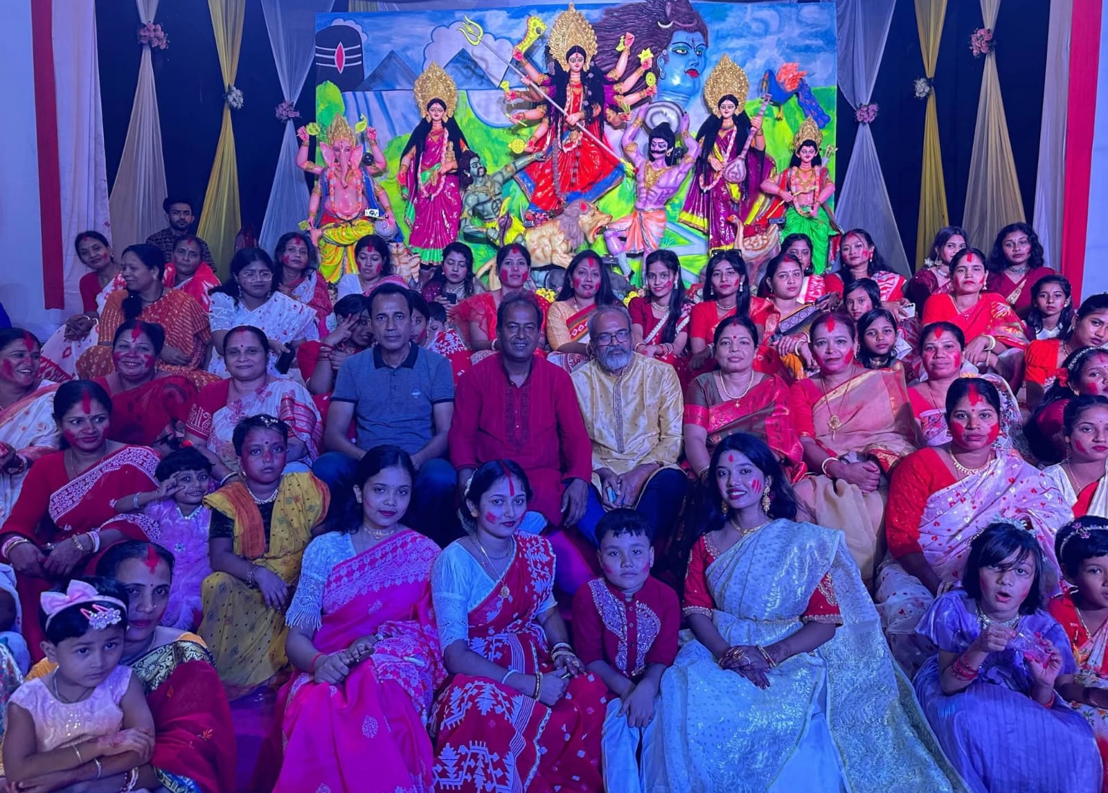বাকেরগঞ্জে প্রতিমা বিসর্জনের মধ্য দিয়ে শেষ হলো শারদীয় দুর্গাপূজা