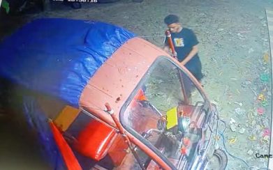 বরিশালের কর্ণকাঠী ইউনিলিভার অফিসের সামনে থেকে অটোগাড়ি চু*রির অভিযোগ